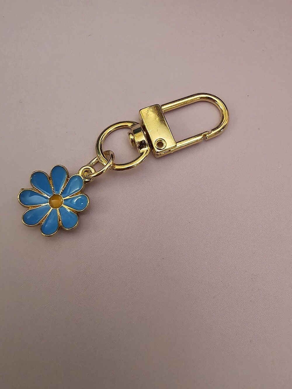 Blue Enamel Daisy Flower Keychain Purse Charm NWOT - Picture 3 of 6